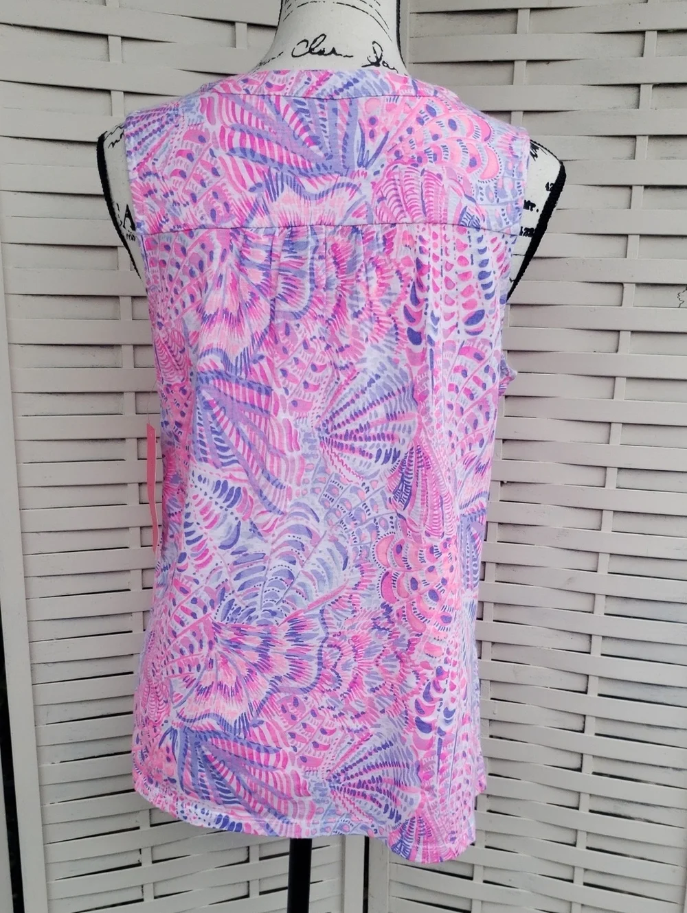 Lilly Pulitzer Sleeveless Pink & Lavender Patterned V-Neck Top New M
